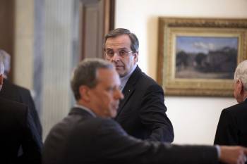 Κρυμμένοι "σκελετοί" στην "αυλή" του Σαμαρά