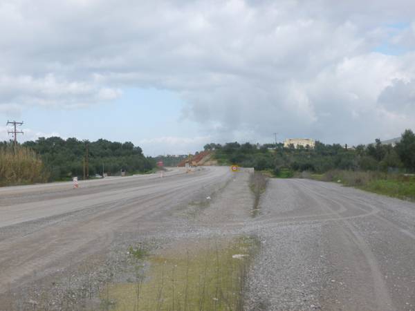 Αποκόπτει περιοχή ο Περιφερειακός στο Ασπρόχωμα: Δεν έχουν δρόμο να πάνε σε σπίτια και κτήματα