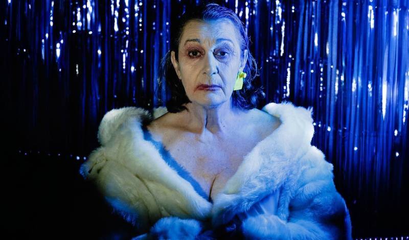 «Συν Ενα – Μιχάλης Τούμπουρος»: «Ο μύθος της κατσίκας» στο αμφιθέατρο της Φιλαρμονικής