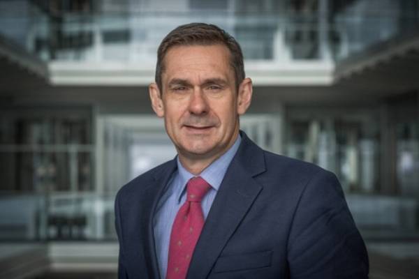 Πόλ Μέισον: Ο Ραχόι πιέζει για να συνθλιβεί ο ΣΥΡΙΖΑ (βίντεο)