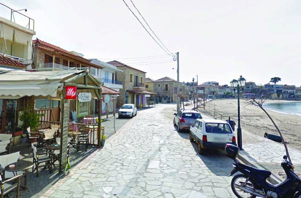 Ελλειψη χώρων στάθμευσης στη Μάνη