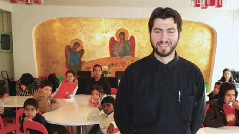 Ο π. Αντώνιος της "Κιβωτού του Κόσμου" στην "Ε": “Μας δίνει δύναμη το χαμόγελο των παιδιών”