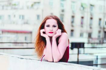 Η Ηρώ Σαΐα στην "Ε": «Γυναίκα τριαντάφυλλο»