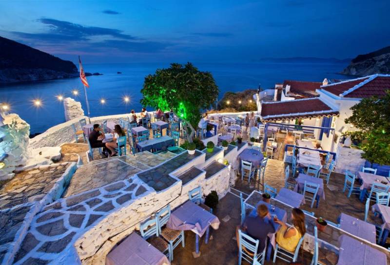 H Σκόπελος στους 12 καλύτερους νησιωτικούς προορισμούς του κόσμου για το 2023 για τους Βρετανούς