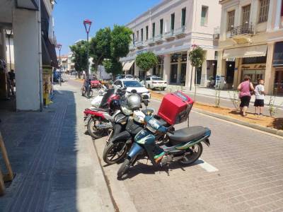 Πού θα παρκάρουν τα μηχανάκια;