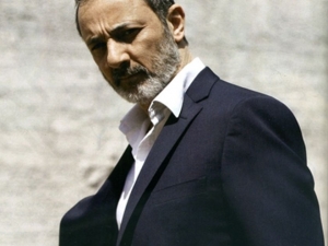 Στέλιος Μάινας: "Είμαστε λαός ειδικών αντοχών και ελπίζω να σωθούμε"