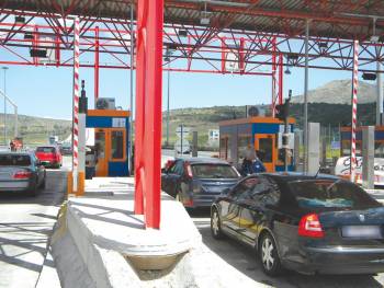 Στα διόδια Νεστάνης βρέθηκε το όχημα των ληστών των ΕΛΤΑ στην Αχαΐα