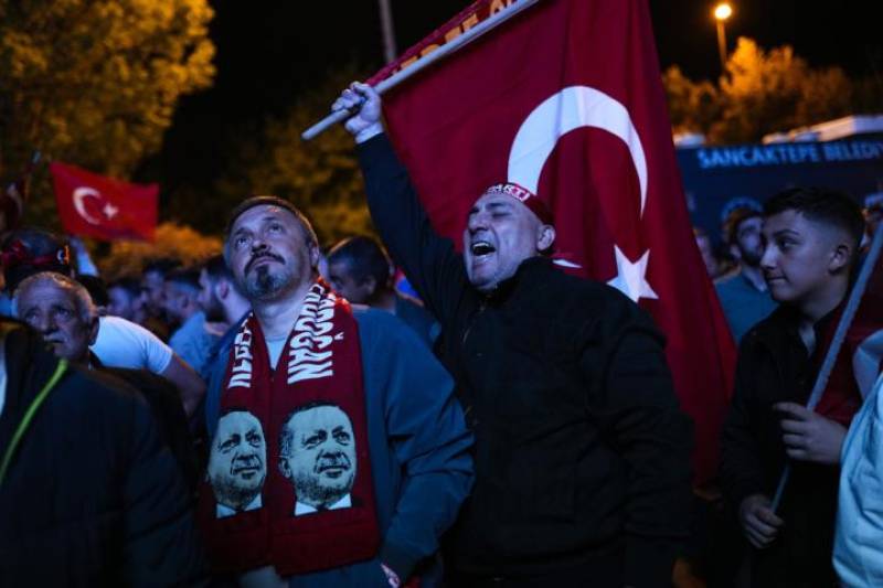 Τουρκία: Στο β' γύρο θα εκλεγεί ο νέος πρόεδρος - «Βουτιά» της τουρκικής λίρας (βίντεο)