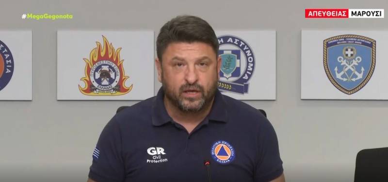 Χαρδαλιάς: "Διάσπαρτες αναζοπυρώσεις στη Βαρυμπόμπη - 76 σπίτια με σοβαρές ζημιές"