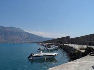 Αποκατάσταση ζημιών και φωτισμός του "χιλιόμετρου"