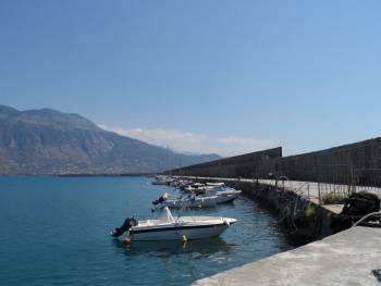 Αποκατάσταση ζημιών και φωτισμός του "χιλιόμετρου"