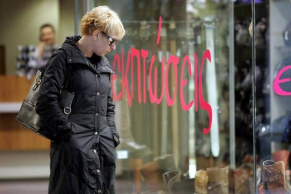 Τελευταία ελπίδα οι… εκπτώσεις