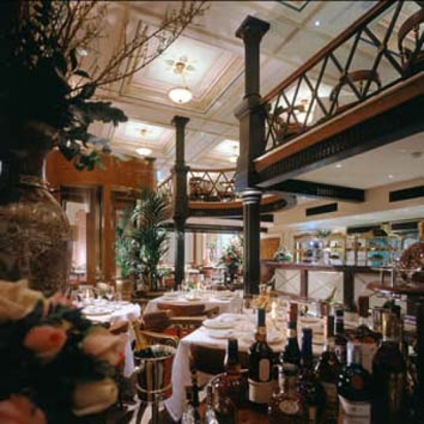 Το πρωταπριλιάτικο ψέμα της "Ε: Ο Σαμαράς... έπιασε στα πράσα τον Νίκα με την Ντόρα