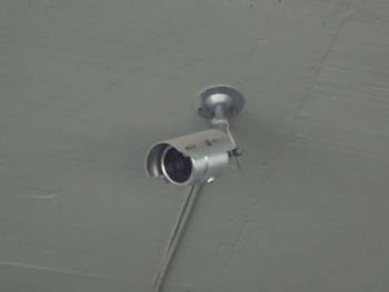 Η κάμερα συνέλαβε τον κλέφτη του καφενείου στο Καλοχώρι