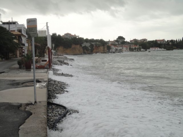 Βίντεο με κύματα από το Αρχοντικό Αβίας