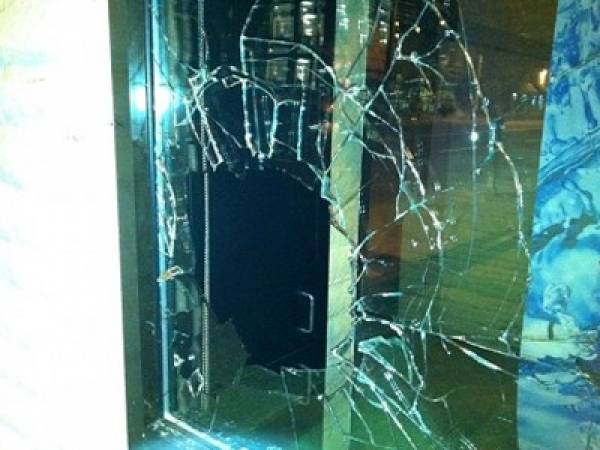 7 χρόνια για το σπάσιμο βιτρίνας καταστήματος στη Μεσσήνη