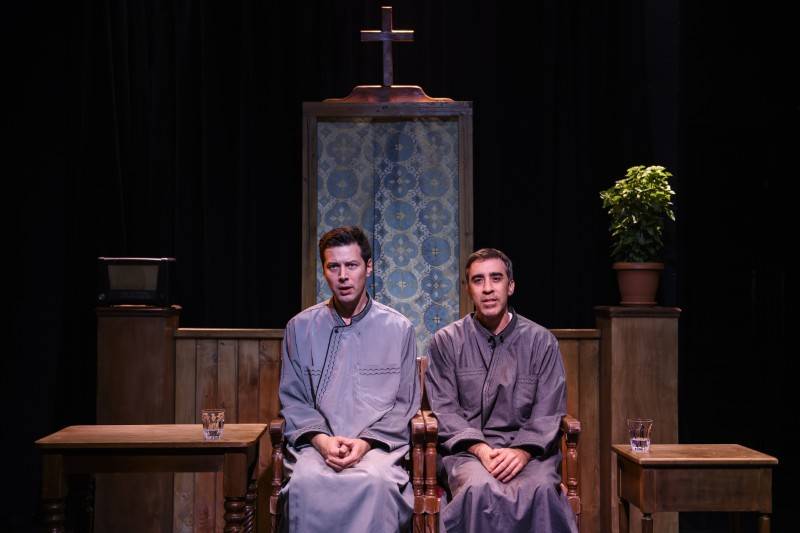 «Hλιος με δόντια» στο θέατρο Μπέλλο