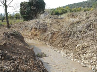 Παραβάσεις στον καθαρισμό ποταμού στη Γιάλοβα