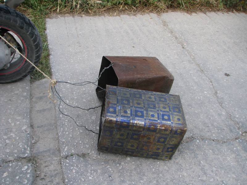 Τα εμβατήρια από τους τενεκέδες