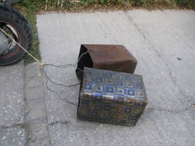 Τα εμβατήρια από τους τενεκέδες