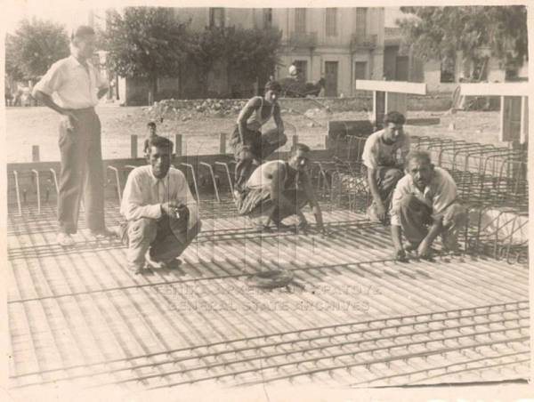 Κατασκευάζοντας γέφυρα στην Καλαμάτα