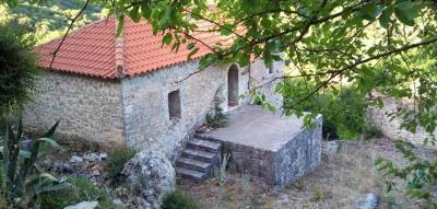 Περπατώντας εκεί που ο χρόνος σταμάτησε: Αθέατα και απομακρυσμένα χωριά στο προσκήνιο