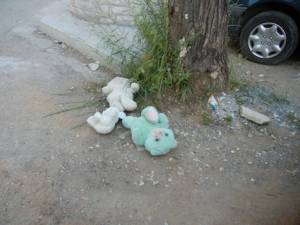 Παιχνίδια στα σκουπίδια