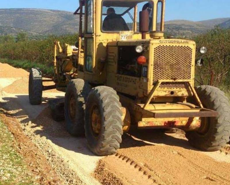 Εργα αγροτικής οδοποιίας στη Μάνη
