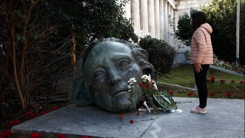 Άνοιξαν οι πύλες για τον εορτασμό του Πολυτεχνείου