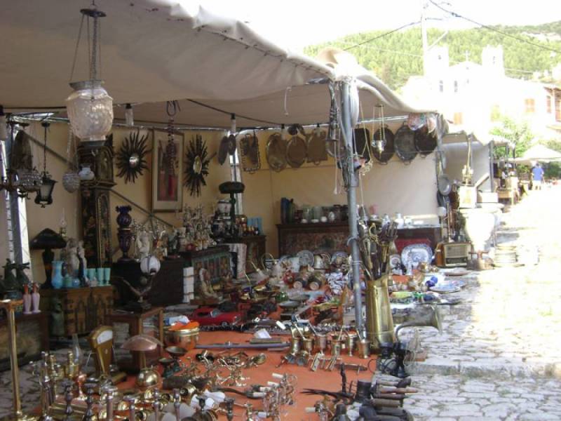 Ξεκινά το παζάρι αντικών στο Μεγάλο Καλντερίμι της Άνω Πόλης Κυπαρισσίας