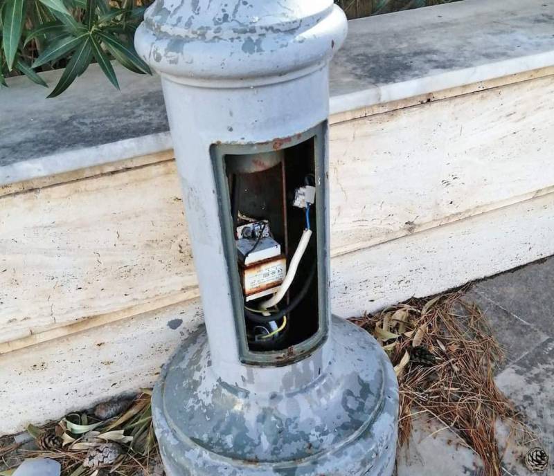 Να επέμβουν άμεσα Δήμος και ΔΕΔΔΗΕ