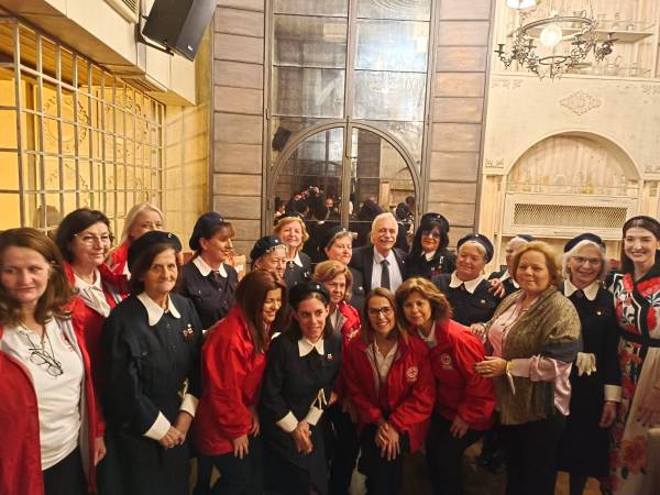 Στην Καλαμάτα ο Πρόεδρος του Ελληνικού Ερυθρού Σταυρού Dr. Αν. Αυγερινός - Στην κοπή της πίτας του Περιφερειακού Τμήματος (Βίντεο+φωτο)