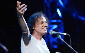 Με Βασίλη Παπακωνσταντίνου κλείνει σήμερα το 40ό Φεστιβάλ ΚΝΕ - Οδηγητή στην Καλαμάτα