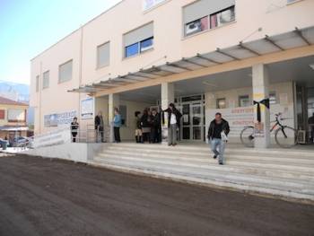 Δεν παραδίδουν το πολυϊατρείο οι γιατροί του ΕΟΠΥΥ στην Καλαμάτα