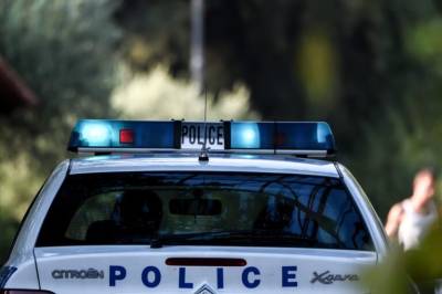 Συνελήφθη γνωστός έμπορος τέχνης για πλαστογραφία και αρχαιοκαπηλία