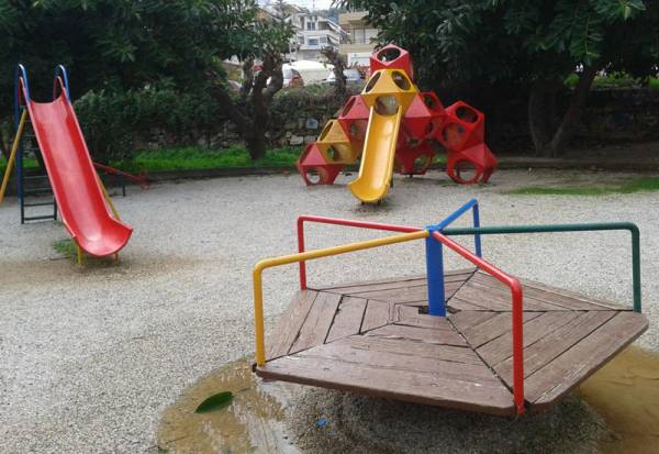 Χωρίς πιστοποίηση 2 παιδικές χαρές του Δήμου Καλαμάτας