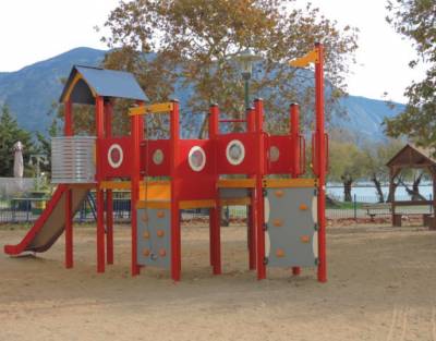 10 παιδικές χαρές με πιστοποιητικό ασφαλείας στην Καλαμάτα