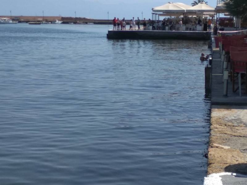 Εξουδετερώθηκε ανοιχτά της Κορώνης η οβίδα