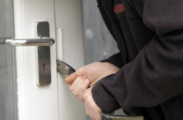 "Πάρτι" διαρρήξεων το Σαββατοκύριακο στη Βέργα