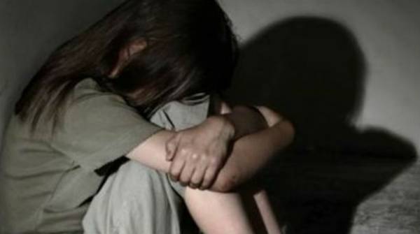 Κοινωνικοί λειτουργοί μιλούν στην "Ε": "Ο βιασμός από συγγενείς συνήθως μένει κρυφός"