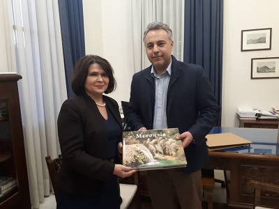 Η πρέσβειρα της Σλοβακίας στο Επιμελητήριο Μεσσηνίας
