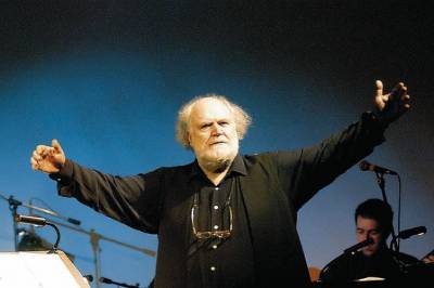 «Ελεύθεροι Πολιορκημένοι» με το Γιάννη Μαρκόπουλο στο Μέγαρο Χορού Καλαμάτας