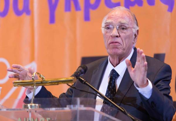 Ο Β. Λεβέντης αποκλειστικά στην "Ε": "Τέτοια μεγάλη ομορφιά που υπάρχει στην Καλαμάτα, δεν συνάδει με την εγκατάλειψή της"