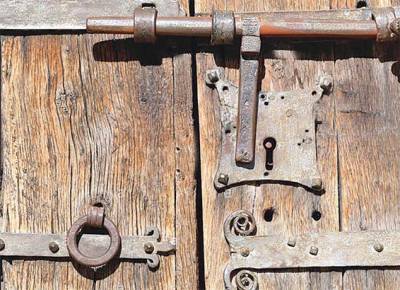 Πανδημίας και πόρτας συνέχεια