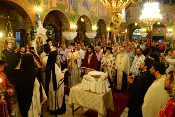 Πολυαρχιερατικός Εσπερινός στην Πύλο για την Παναγία Μυρτιδιώτισσα (φωτογραφίες)
