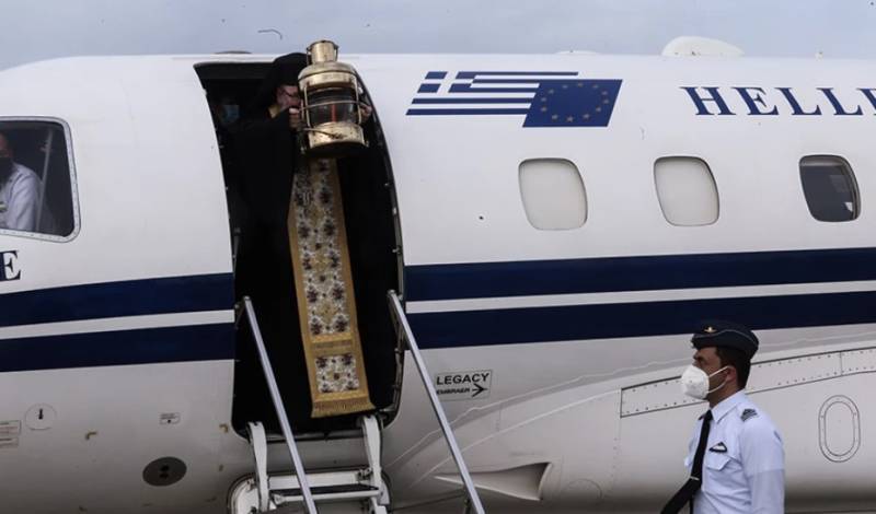 Πάσχα: Στις 18:00 το Μεγάλο Σάββατο το Άγιο Φως στην Αθήνα