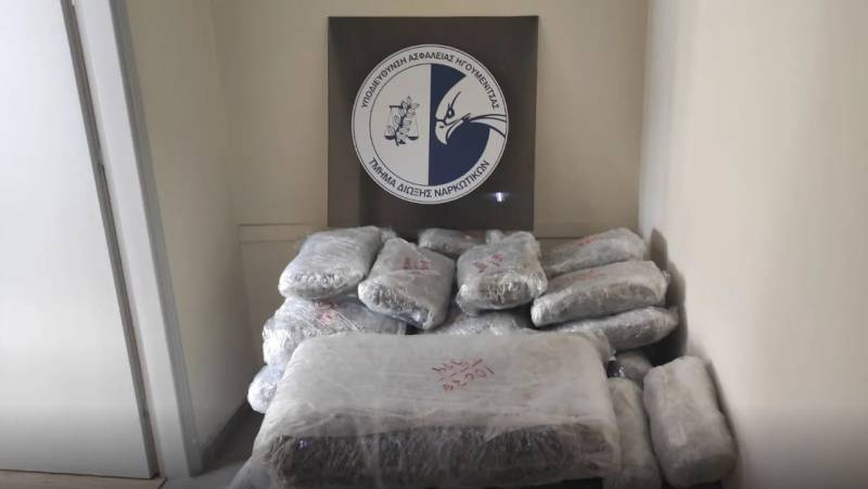 Μπλόκο σε μεταφορά 126 κιλών χασίς στη Θεσπρωτία