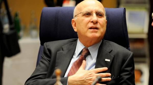 Δήμας: Ελπίζω ότι θα βρεθούν οι 180 βουλευτές
