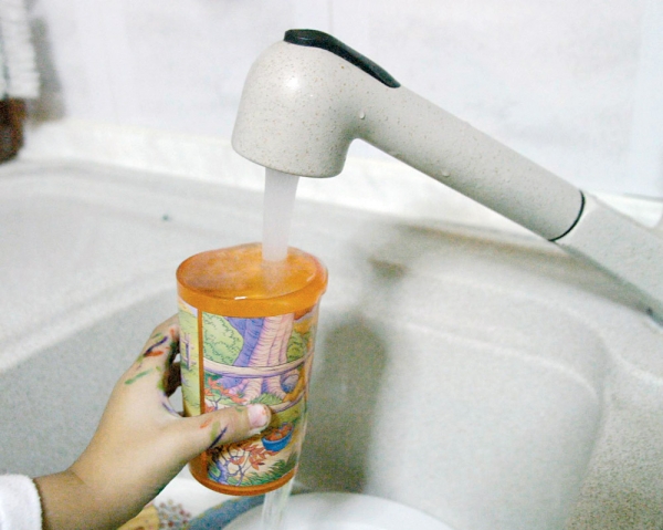 Εξομοίωση τελών ύδρευσης σε Αρι, Θουρία και Αρφαρά