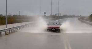 Λίμνη ο κόμβος δίπλα στο αεροδρόμιο Καλαμάτας (βίντεο)